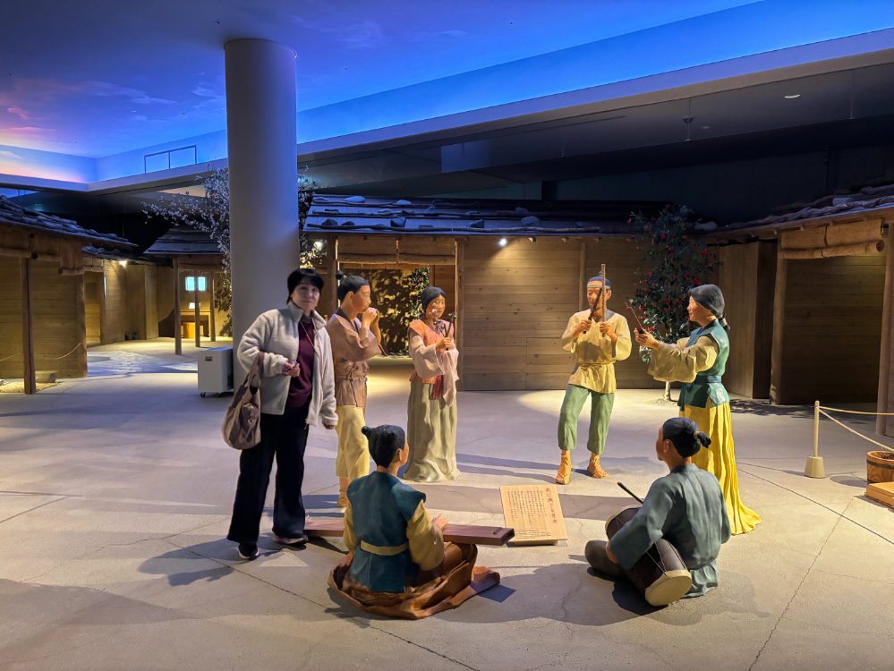 Looking into the Japanese spirit through waka poetry (Culture) image